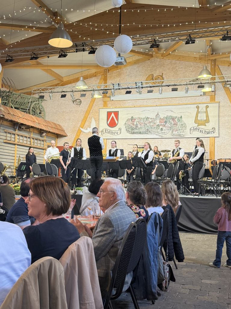IMG_8557-1-768x1024 Volles Haus, starke Musik und bewegende Ehrungen bei der Frühjahrsfeier 2026
