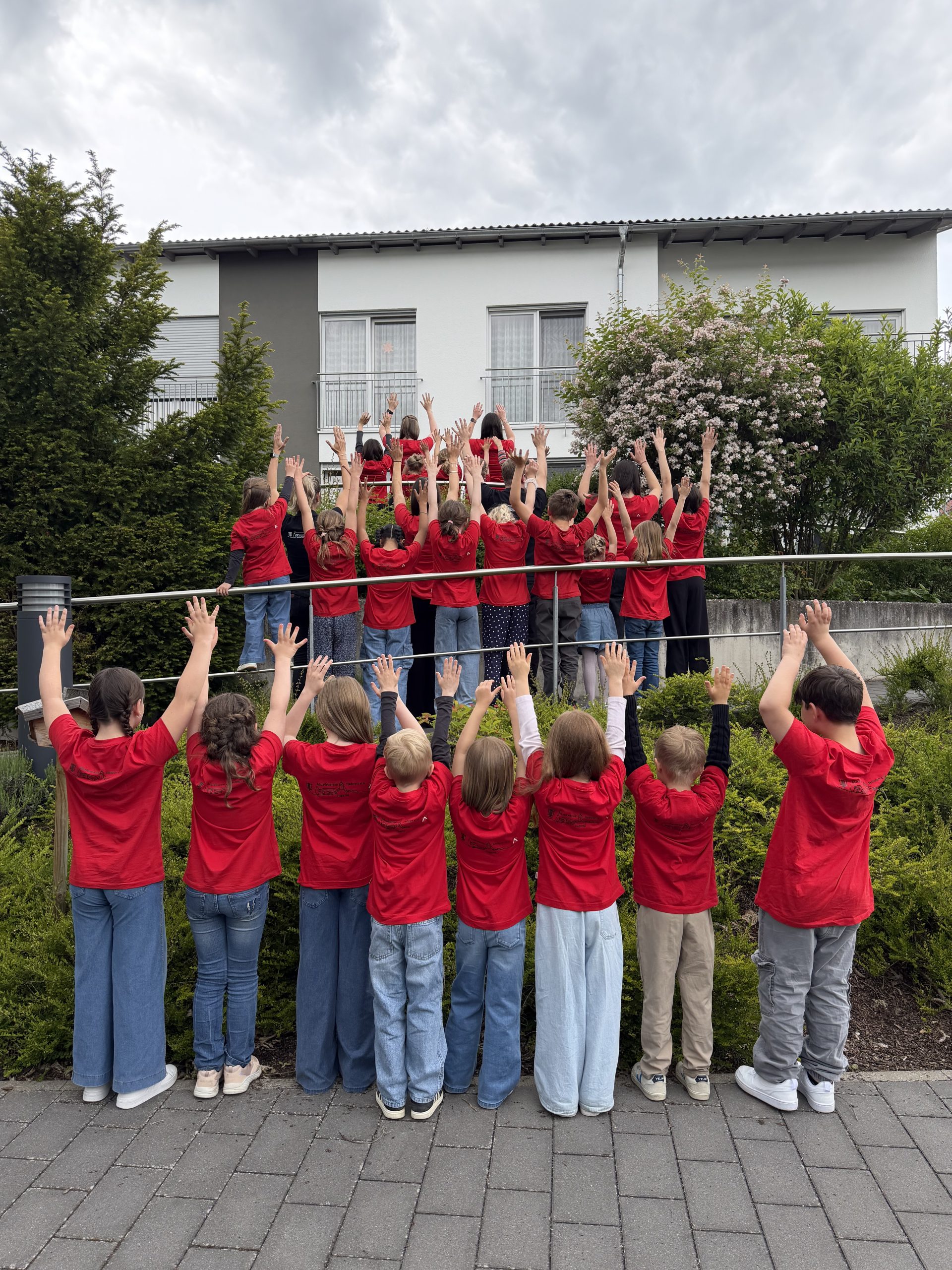 FloeKids_Pflegewohnheim-17.05.2026-scaled FlöKids zu Besuch im Pflegewohnheim Nehren